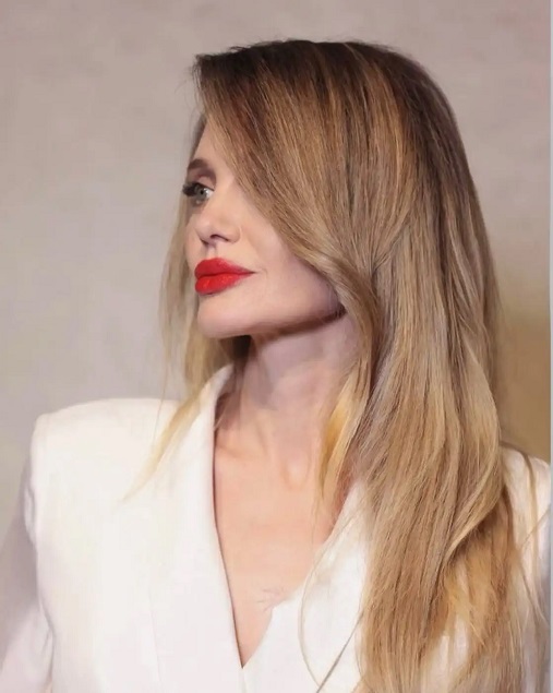 photo-shared-by-renato-campora-on-march-31-2026-tagging-raoulalejandre-tomford-and-tomfordbeauty-may-be-a-closeup-of-one-or-more-people-blonde-hair-makeup-and-text-1119x1400--